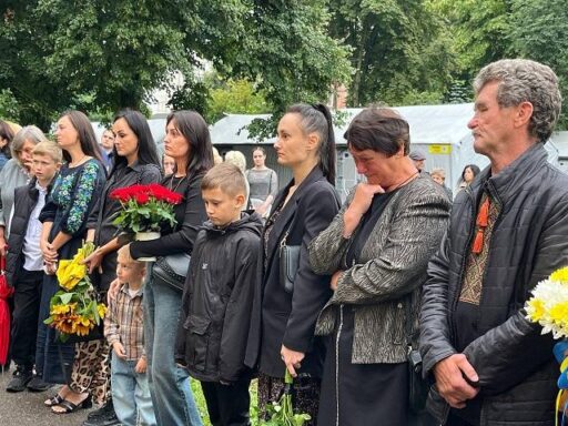 На фасаді Рівненської гімназії №24 відкрили меморіальну дошку Андрію Сторожуку